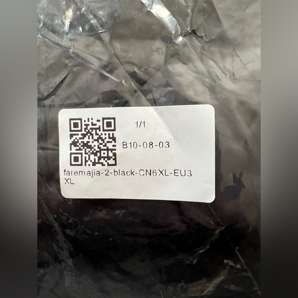 NWT (in bag) Men’s (unisex) XL heated vest, with power bank. - Picture 9 of 11